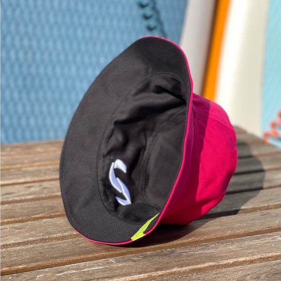 Soflo reversible bucket hat - Picture 4 of 7